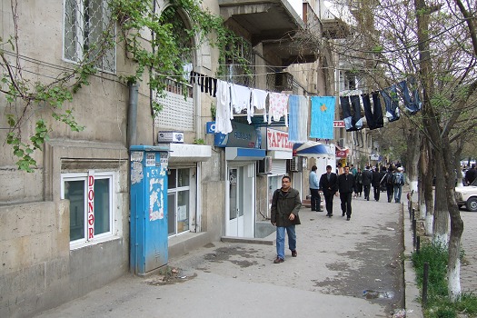 This picture is not taken more than 500 m from the central railway station in Baku - we almost felt like in the country side.