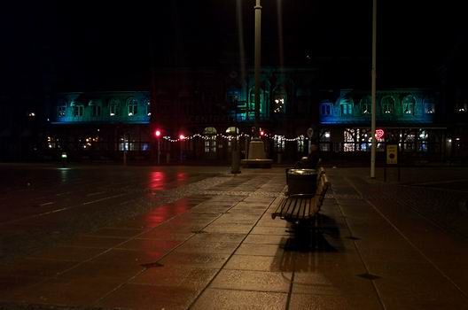 I came to Göteborg by ferry from Frederikshavn in the middle of the night, so I had to stay 2 hours outside the railway station waiting for my train to Stockholm. The railway station first opened 4.30 in the night, my train was 5.00 - bad luck! Even thougth I looked like and Eskimo, it was cold the full way to my bones!